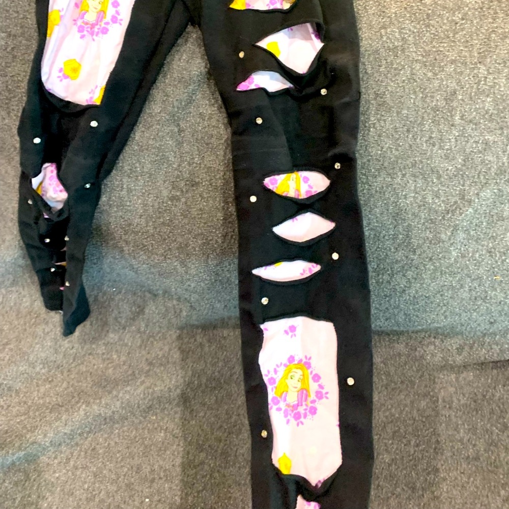 Kids Rapunzel leggings. Custom made🎉